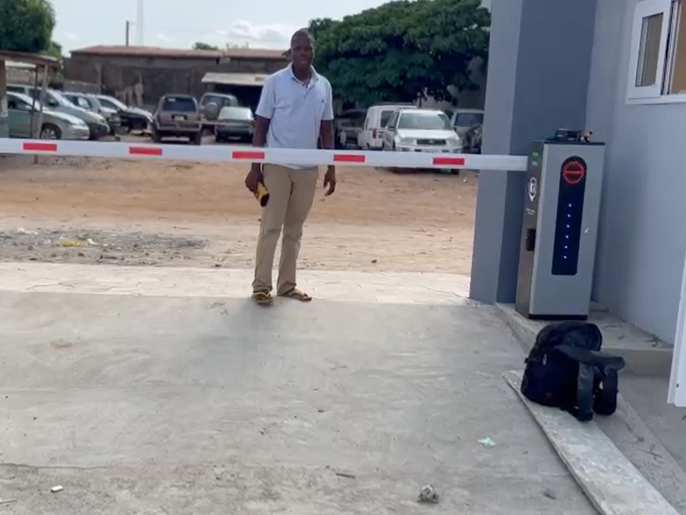 Benin-AKD117-telescopic-boom-barrier-gate