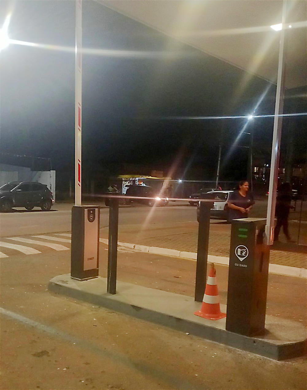 Brazilian-AK47-barrier-gate