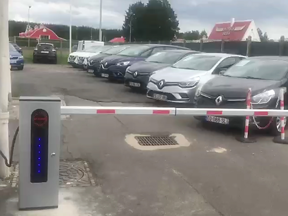 French-AKD117-barrier-gate