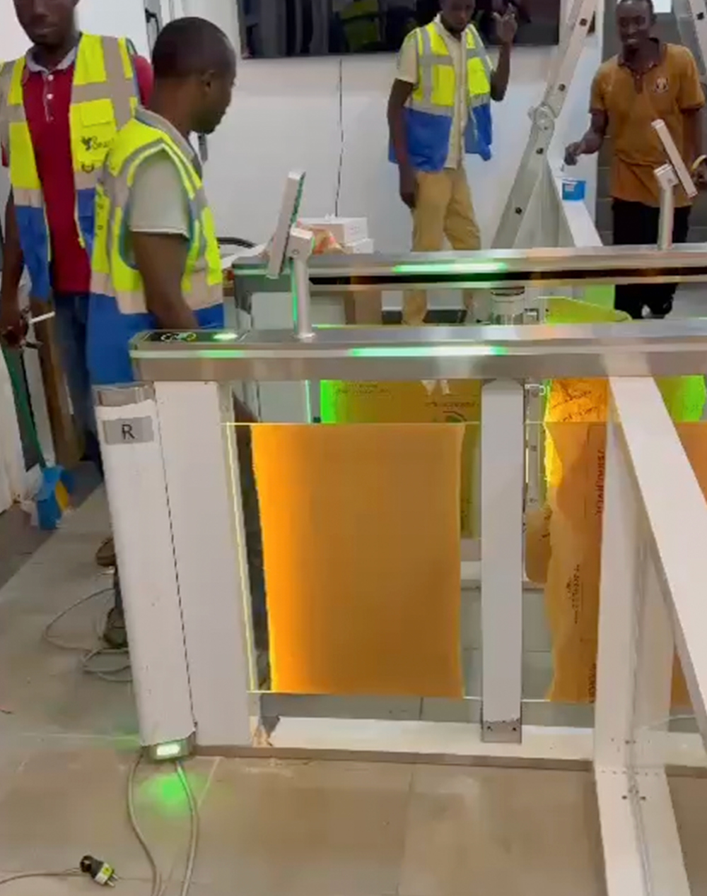 Guinea-AKT327-speed-gate